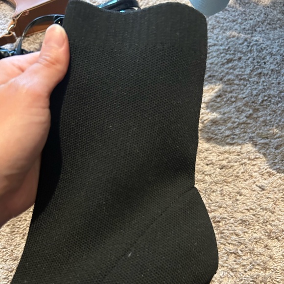 🌼 Black Knit Ankle Boots - Picture 3 of 4